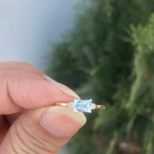 14k Gold Baguette Aquamarine Diamond Ring