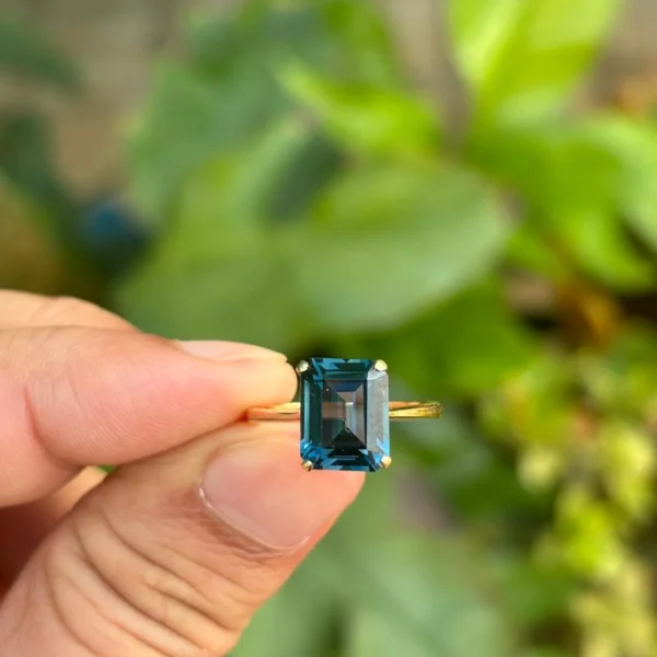 14k Gold London Blue Topaz Ring