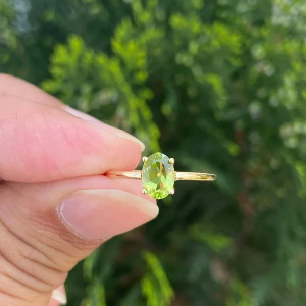 14k Gold Natural Peridot Ring